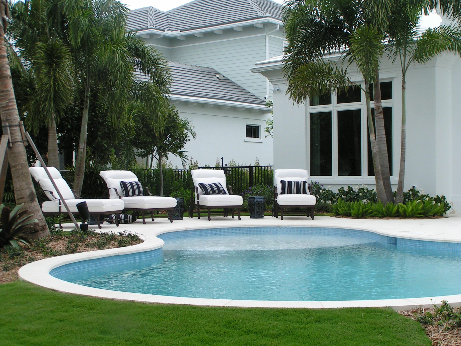 Mirasol I garden detail